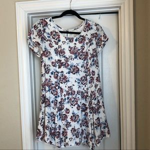 Silence + noise flowy floral dress.